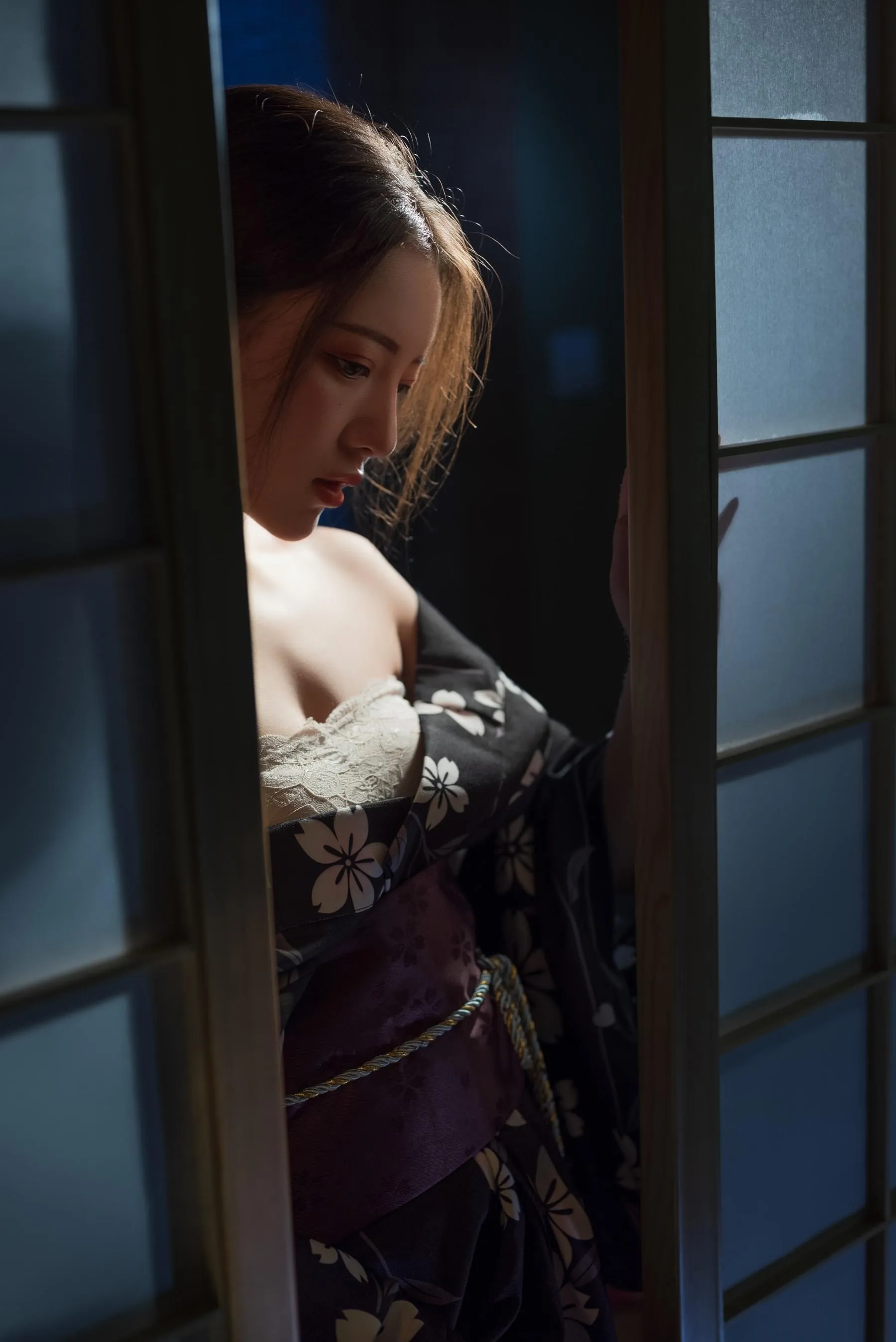 [艺图语] 2022.06.14 夜媚姬 柚子 [28P]插图